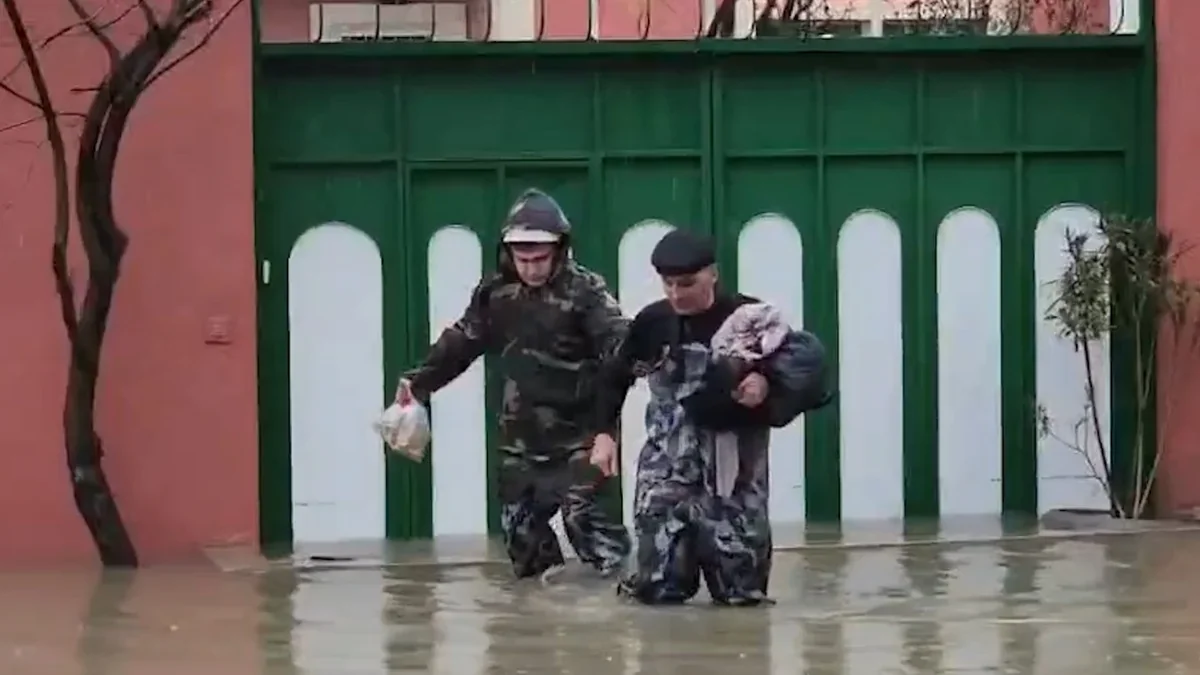 Bakıda yağan rekord yağışların səbəbi müharibədir?