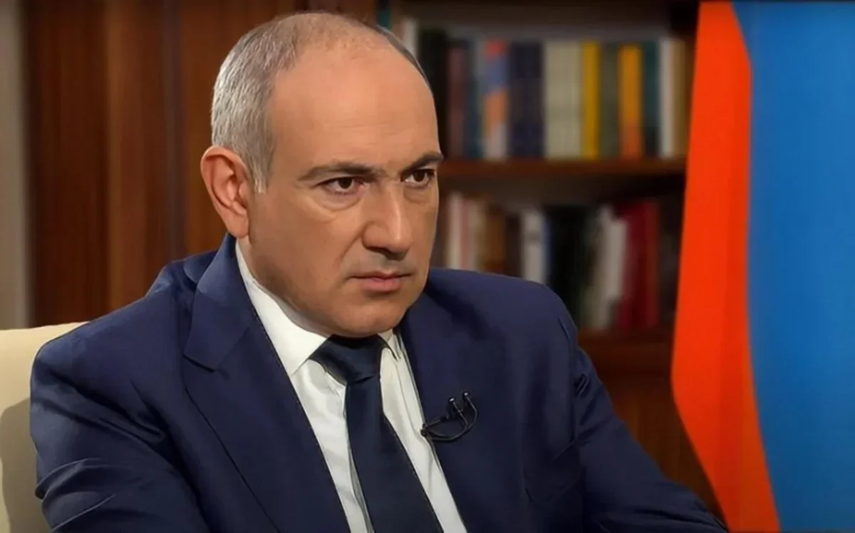 Qarabağın tarixinə dair kitab hədiyyə edən direktoru işdən qovdu