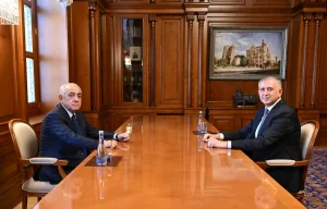 Qw4y3H8dmi8yWiV4s3EriemXYJ1a1hC8vWvUazDs_1200