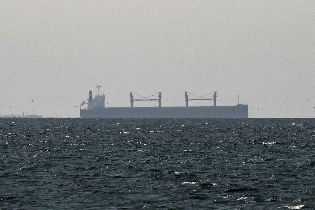 Atəşkəsdən sonra Hörmüz boğazından ilk supertankerlər keçib