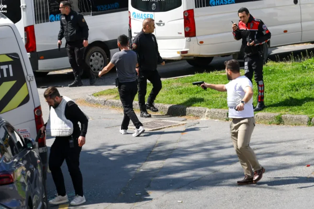 İstanbulda İsrail konsulluğunun qarşısında atışma: Ölən və yaralılar var